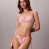 Bikini με γραφικό Monogram και δέσιμο στο πλάι στα κάτω μέρη Bikini με γραφικό Monogram και δέσιμο στο πλάι στα κάτω μέρη