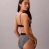 Bikini με ψηλή μέση από ελαστική Microfiber με γραφικό Monogram Bikini με ψηλή μέση από ελαστική Microfiber με γραφικό Monogram