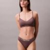 Bralette με ελαφριά επένδυση Form to Body που προσαρμόζεται στο σώμα Bralette με ελαφριά επένδυση Form to Body που προσαρμόζεται στο σώμα