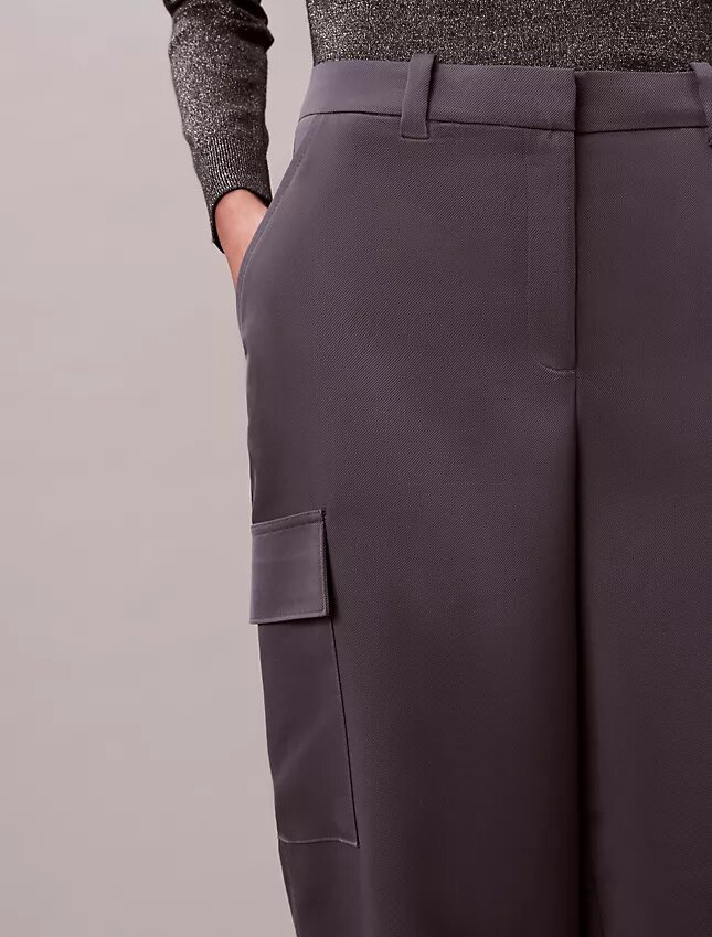 Χαλαρά παντελόνια cargo από σατέν twill Χαλαρά παντελόνια cargo από σατέν twill