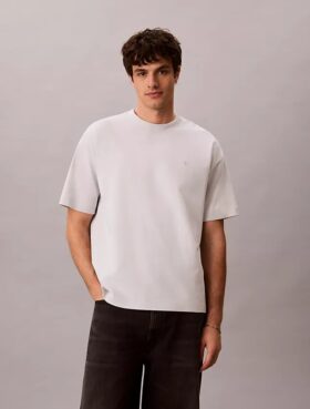 Χαλαρό T-shirt με γραφικό Monologo σε φθαρμένο στυλ