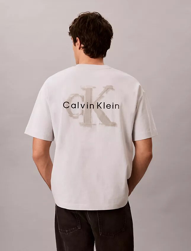 Χαλαρό T-shirt με γραφικό Monologo σε φθαρμένο στυλ Χαλαρό T-shirt με γραφικό Monologo σε φθαρμένο στυλ