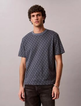 Χαλαρό T-shirt με μοτίβο Monogram σε όλη την επιφάνεια