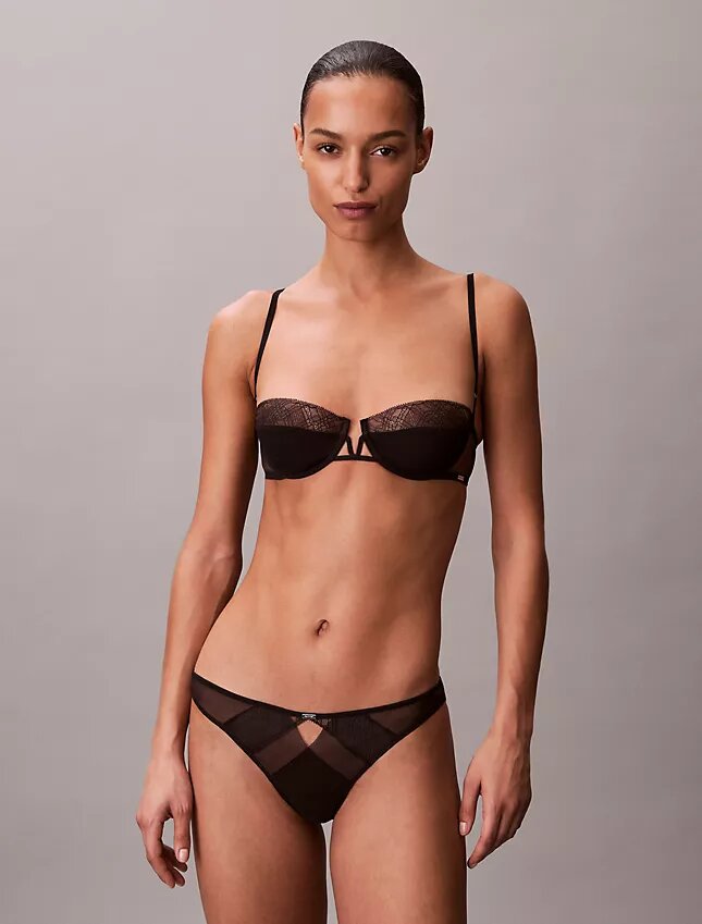 CK Black γεωμετρικό δαντελένιο σουτιέν μπαλκονέ Unlined CK Black γεωμετρικό δαντελένιο σουτιέν μπαλκονέ Unlined