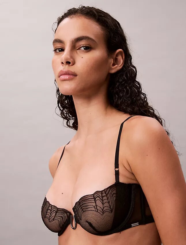 CK Black γεωμετρικό δαντελένιο σουτιέν μπαλκονέ Unlined CK Black γεωμετρικό δαντελένιο σουτιέν μπαλκονέ Unlined