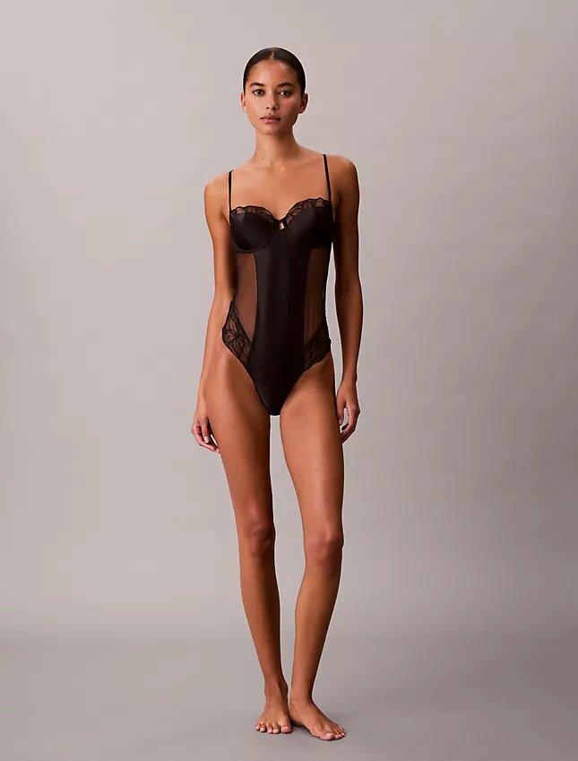 CK Black Μαύρο κορμάκι με λουλουδάτη δαντέλα CK Black Μαύρο κορμάκι με λουλουδάτη δαντέλα