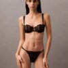 CK Black Μαύρο μπαλκονέ σουτιέν Unlined με λουλουδάτη δαντέλα CK Black Μαύρο μπαλκονέ σουτιέν Unlined με λουλουδάτη δαντέλα