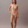 CK Black Μαύρο μπαλκονέ σουτιέν Unlined με λουλουδάτη δαντέλα CK Black Μαύρο μπαλκονέ σουτιέν Unlined με λουλουδάτη δαντέλα