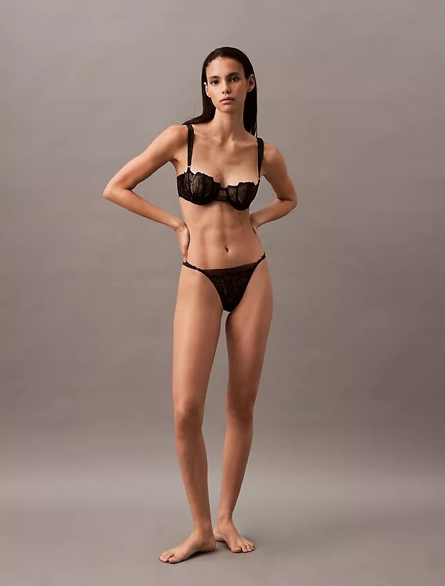 CK Black Μαύρο μπαλκονέ σουτιέν Unlined με λουλουδάτη δαντέλα CK Black Μαύρο μπαλκονέ σουτιέν Unlined με λουλουδάτη δαντέλα