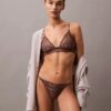 CK Black Thong με λουλουδάτο δαντέλα CK Black Thong με λουλουδάτο δαντέλα