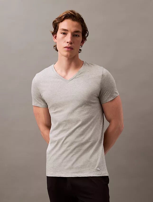 Cotton Classics Σετ 3 τεμαχίων Κλασική εφαρμογή Μπλούζα με V λαιμόκοψη Cotton Classics Σετ 3 τεμαχίων Κλασική εφαρμογή Μπλούζα με V λαιμόκοψη