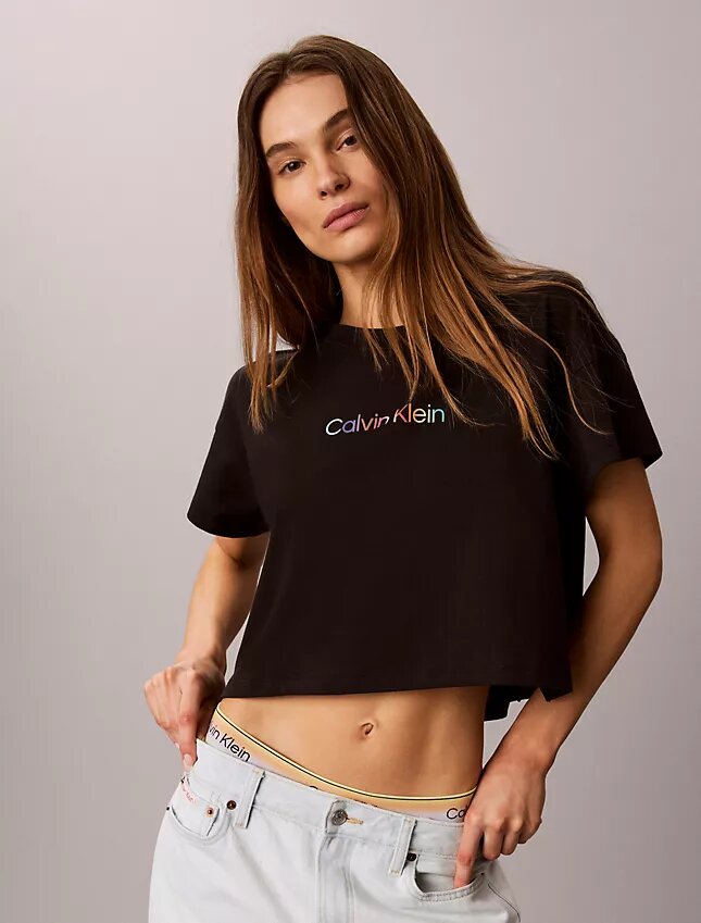 Cotton Stretch φαρδύ κοντό μπλουζάκι Pride Cotton Stretch φαρδύ κοντό μπλουζάκι Pride