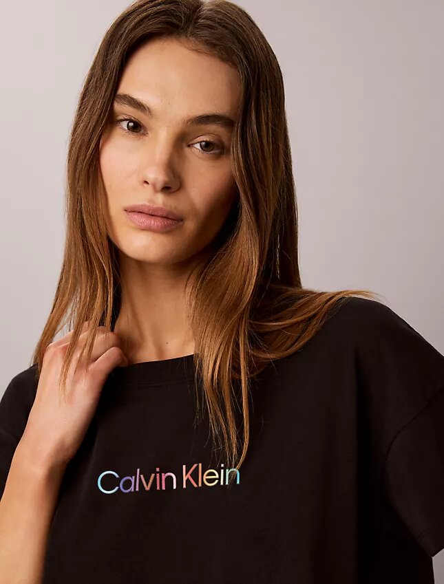 Cotton Stretch φαρδύ κοντό μπλουζάκι Pride Cotton Stretch φαρδύ κοντό μπλουζάκι Pride