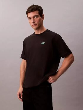 Δροσερό, χαλαρό T-shirt με λογότυπο από πικέ