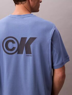 Δροσερό, χαλαρό T-shirt με λογότυπο από πικέ