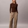 Ελαστικό στενό T-shirt από νάιλον