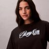 Φαρδύ T-shirt με ανάγλυφο λογότυπο Φαρδύ T-shirt με ανάγλυφο λογότυπο