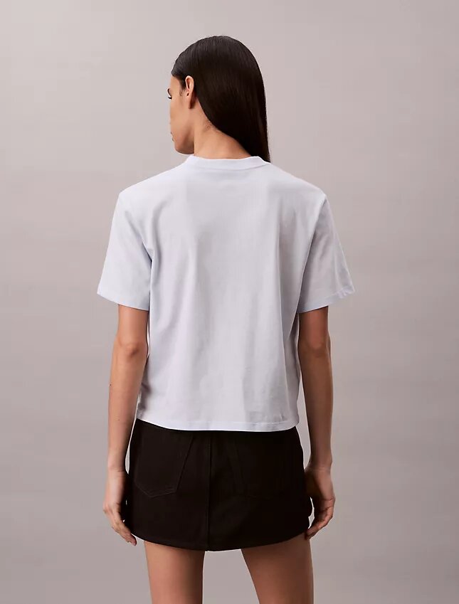 Φαρδύ T-shirt με ανάγλυφο λογότυπο Φαρδύ T-shirt με ανάγλυφο λογότυπο