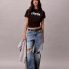 Φαρδύ T-shirt με ανάγλυφο λογότυπο Φαρδύ T-shirt με ανάγλυφο λογότυπο