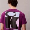 Φαρδύ T-shirt με έντονο γραφικό λογότυπο