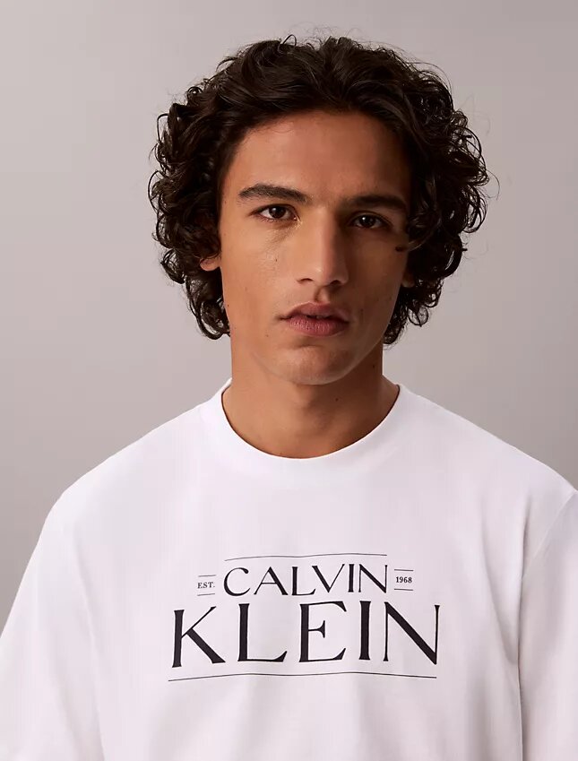 Φαρδύ T-shirt με γραφικό λογότυπο Φαρδύ T-shirt με γραφικό λογότυπο