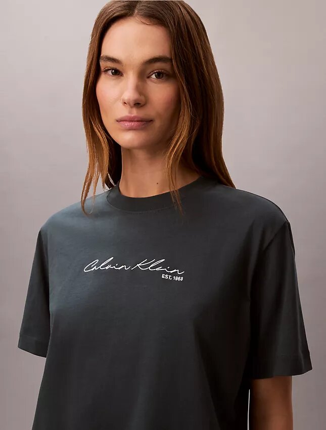 Φαρδύ T-shirt με γραφικό λογότυπο Φαρδύ T-shirt με γραφικό λογότυπο