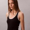 Φορέμα χωρίς μανίκια με λεπτομέρειες σε χρώματα