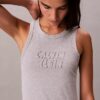 Φορέμα μίντι χωρίς μανίκια με λογότυπο Calvin Klein Φορέμα μίντι χωρίς μανίκια με λογότυπο Calvin Klein