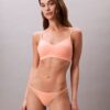 Form to Body Bralette με ελαφριά επένδυση που προσαρμόζεται στο σώμα Form to Body Bralette με ελαφριά επένδυση που προσαρμόζεται στο σώμα