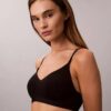 Form to Body Bralette με ελαφριά επένδυση που προσαρμόζεται στο σώμα Form to Body Bralette με ελαφριά επένδυση που προσαρμόζεται στο σώμα