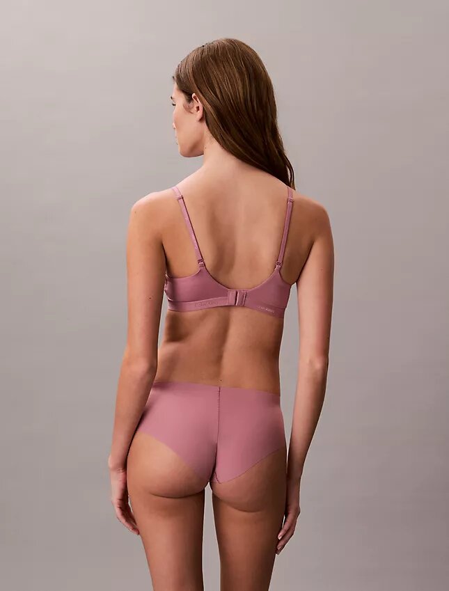 Form to Body Bralette με ελαφριά επένδυση που προσαρμόζεται στο σώμα Form to Body Bralette με ελαφριά επένδυση που προσαρμόζεται στο σώμα