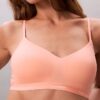 Form to Body Bralette με ελαφριά επένδυση που προσαρμόζεται στο σώμα Form to Body Bralette με ελαφριά επένδυση που προσαρμόζεται στο σώμα