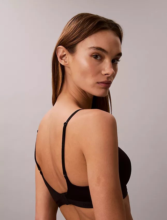 Form to Body Bralette με ελαφριά επένδυση που προσαρμόζεται στο σώμα Form to Body Bralette με ελαφριά επένδυση που προσαρμόζεται στο σώμα