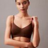 Form to Body Bralette με ελαφριά επένδυση που προσαρμόζεται στο σώμα