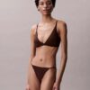 Form to Body Bralette τριγωνικού σχήματος με ελαφριά επένδυση Form to Body Bralette τριγωνικού σχήματος με ελαφριά επένδυση