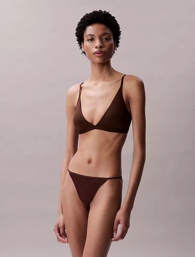 Form to Body Bralette τριγωνικού σχήματος με ελαφριά επένδυση Form to Body Bralette τριγωνικού σχήματος με ελαφριά επένδυση