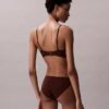 Form to Body Bralette τριγωνικού σχήματος με ελαφριά επένδυση Form to Body Bralette τριγωνικού σχήματος με ελαφριά επένδυση