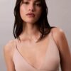 Form to Body Bralette τριγωνικού σχήματος με ελαφριά επένδυση Form to Body Bralette τριγωνικού σχήματος με ελαφριά επένδυση