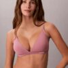Form to Body Bralette τριγωνικού σχήματος με ελαφριά επένδυση Form to Body Bralette τριγωνικού σχήματος με ελαφριά επένδυση