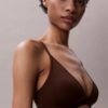 Form to Body Bralette τριγωνικού σχήματος με ελαφριά επένδυση Form to Body Bralette τριγωνικού σχήματος με ελαφριά επένδυση
