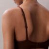 Form to Body Bralette τριγωνικού σχήματος με ελαφριά επένδυση Form to Body Bralette τριγωνικού σχήματος με ελαφριά επένδυση
