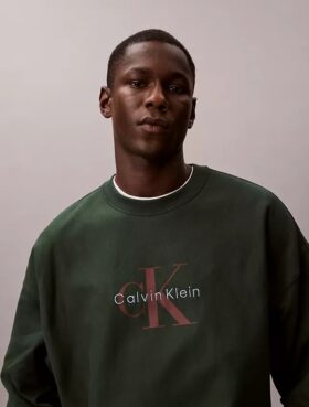 Φούτερ χαλαρής εφαρμογής από υψηλής ποιότητας φλοκωτό ύφασμα με λογότυπο Monogram