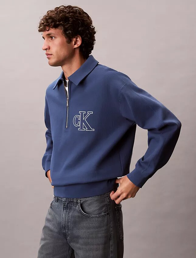 Φούτερ με Monogram και φερμουάρ στο λαιμό Φούτερ με Monogram και φερμουάρ στο λαιμό
