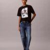 Φθαρμένο γραφικό λογότυπο σε φαρδύ T-shirt Φθαρμένο γραφικό λογότυπο σε φαρδύ T-shirt