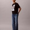 Φθαρμένο γραφικό λογότυπο σε φαρδύ T-shirt Φθαρμένο γραφικό λογότυπο σε φαρδύ T-shirt