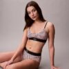 Γραφικό Monogram Microfiber Ελαστικό Unlined Bralette Γραφικό Monogram Microfiber Ελαστικό Unlined Bralette