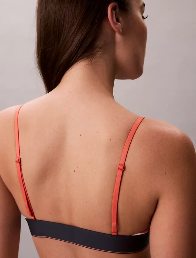 Γραφικό Monogram Microfiber Ελαστικό Unlined Bralette Γραφικό Monogram Microfiber Ελαστικό Unlined Bralette