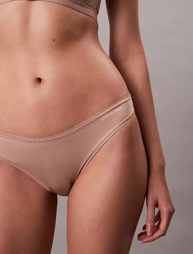 Ιδανικό μικρό Bikini Ιδανικό μικρό Bikini