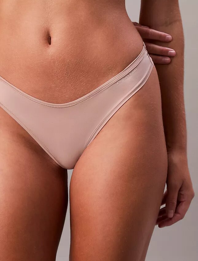 Ιδανικό μικροσκοπικό Thong Ιδανικό μικροσκοπικό Thong