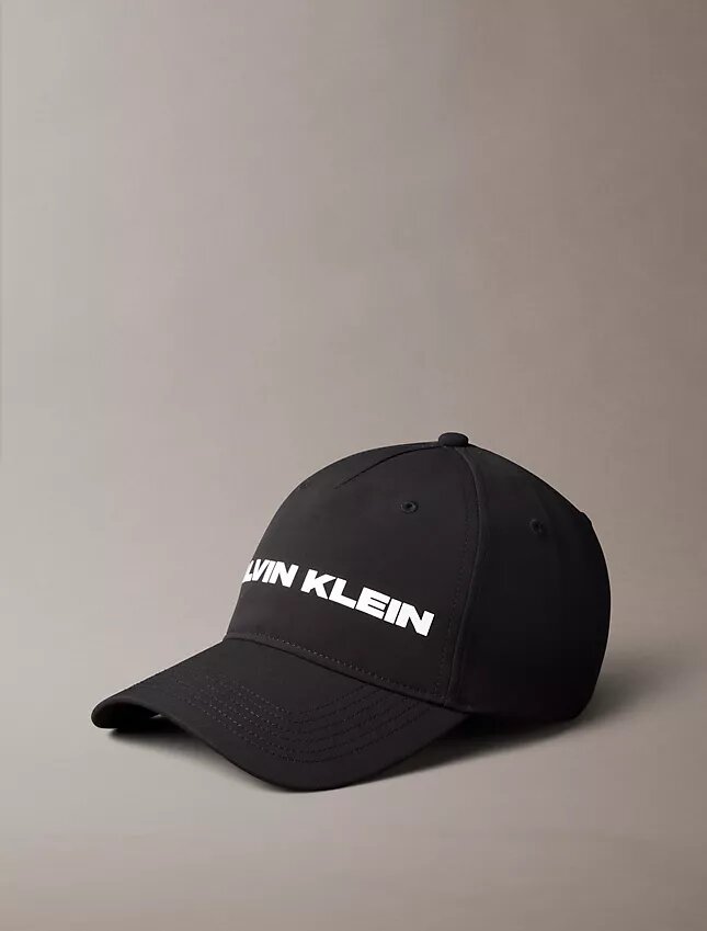 Καπέλο με λογότυπο Calvin Klein Καπέλο με λογότυπο Calvin Klein